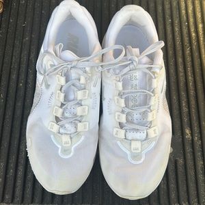 Nike React Escape 8.5 women